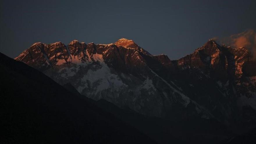 Encontrados cuatro alpinistas muertos en el Everest
