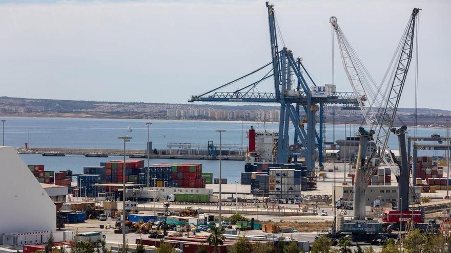 Vuelta a la tortilla: el Puerto de Alicante aumenta un 5,7 % el tráfico de mercancías en el primer trimestre