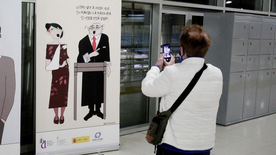 Censura en Mallorca: El polémico cartel de Palma enfrenta a las ministras de Justicia e Igualdad