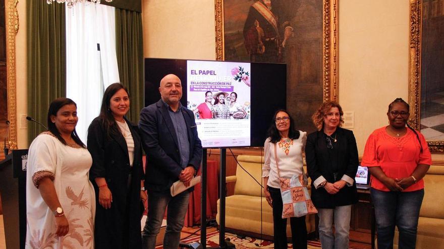 Gijón acoge dos conferencias que reivindican el papel de la mujer para la paz en Colombia