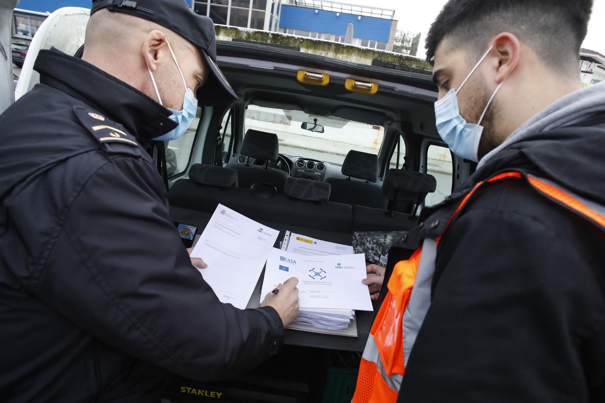 Control policial del vuelo de un dron en San Lorenzo