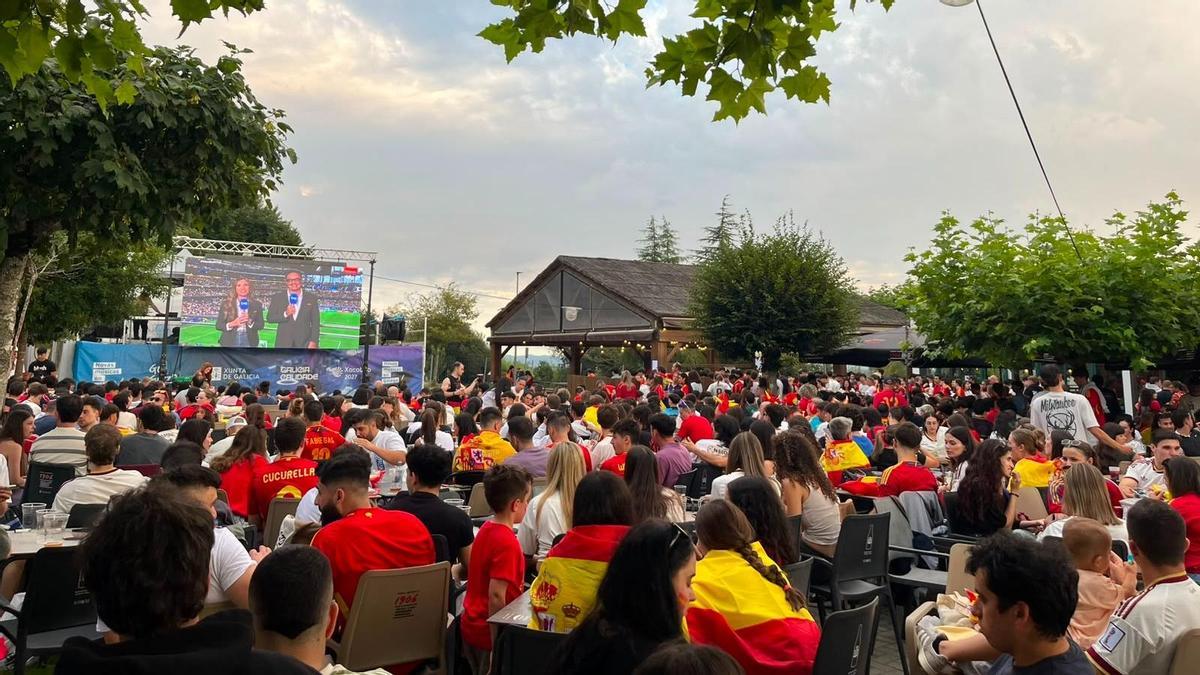 Santiago se vuelca con España: así se vive la semifinal del Mundial en el Monte do Gozo
