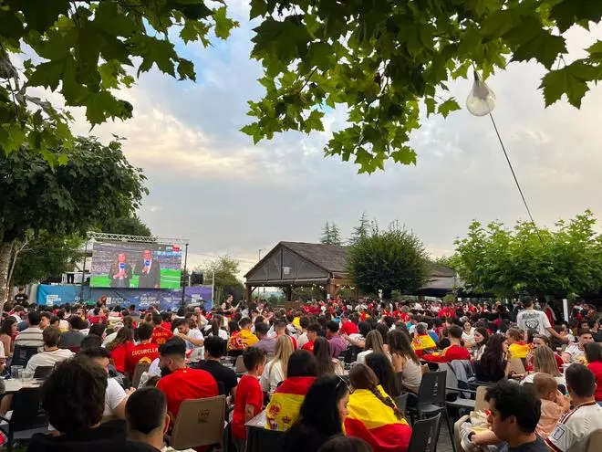 Santiago se vuelca con España: así se vive la semifinal del Mundial en el Monte do Gozo