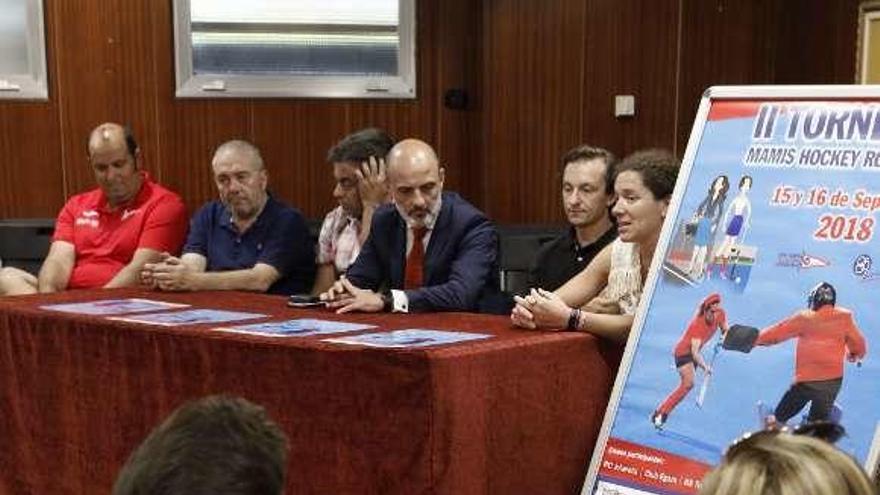 Falo Alegría, Juan Ramón Hevia, José Ramón Tuero, Antonio Corripio, Iván Pidal y Paula Fernández, en la presentación del torneo.