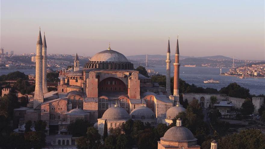 Turquía usa la Mezquita-Catedral de Córdoba para justificar el cambio de Santa Sofía