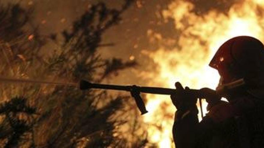 El informe de la Xunta señala tres focos en el incendio de Fornelos