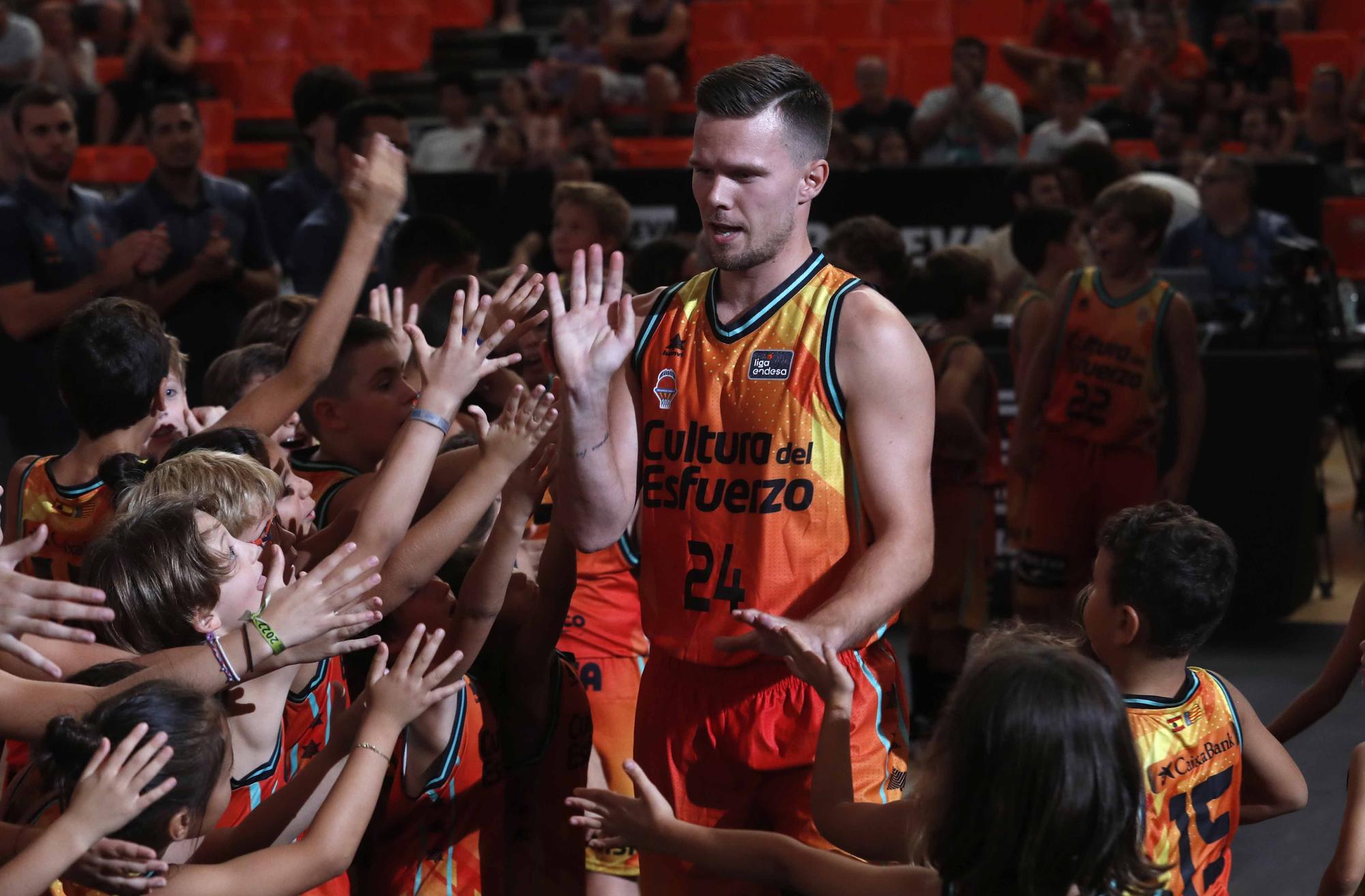 Presentación del Valencia Basket en La Fonteta