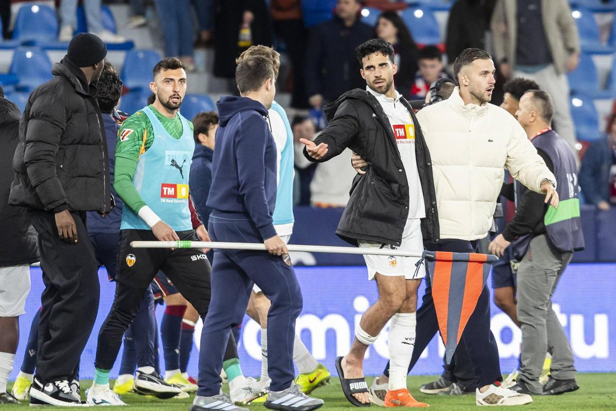 Imágenes de la tangana final del derbi Levante UD - Valencia CF