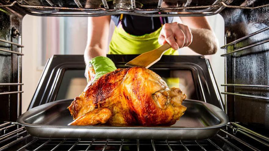 Cómo limpiar bien el horno con productos naturales: consejos para