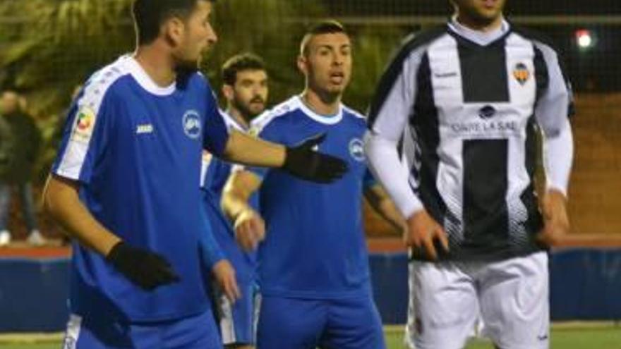 Ángel Dealbert, en el partido contra el Recambios Colón de esta temporada.