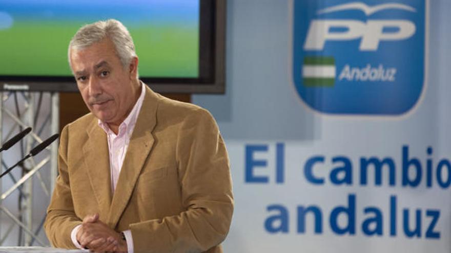 El presidente de populares andaluces ,Javier Arenas, durante su intervención en la sesión de inauguración de la Convención Tecnológica que ha celebrado hoy el PP en Málaga.