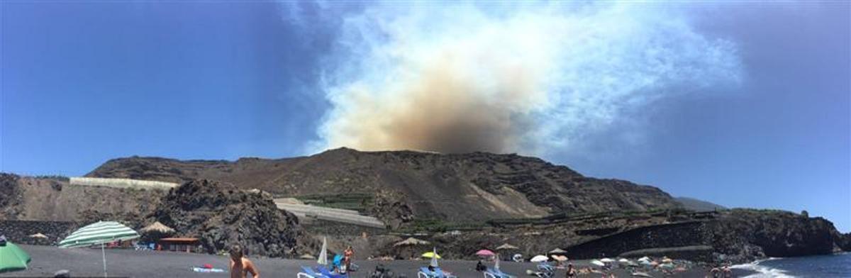 Incendio forestal en la zona de Las Manchas, en La
