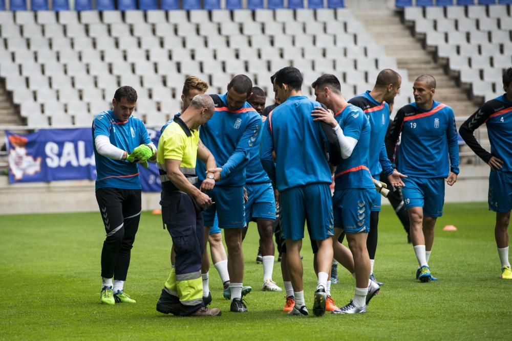 Foto oficial del Real Oviedo y entrenamiento en el Tartiere