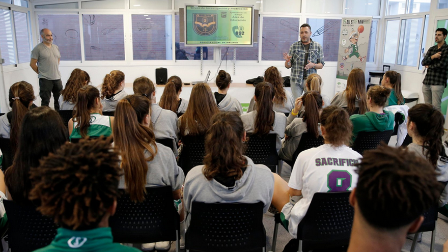 Charla en Los Guindos.