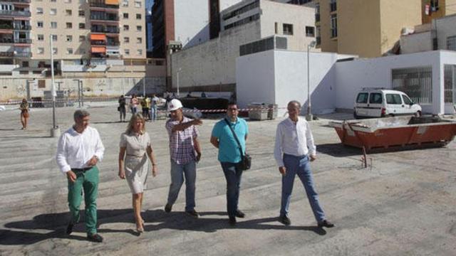 Ángeles Muñoz visita las obras.