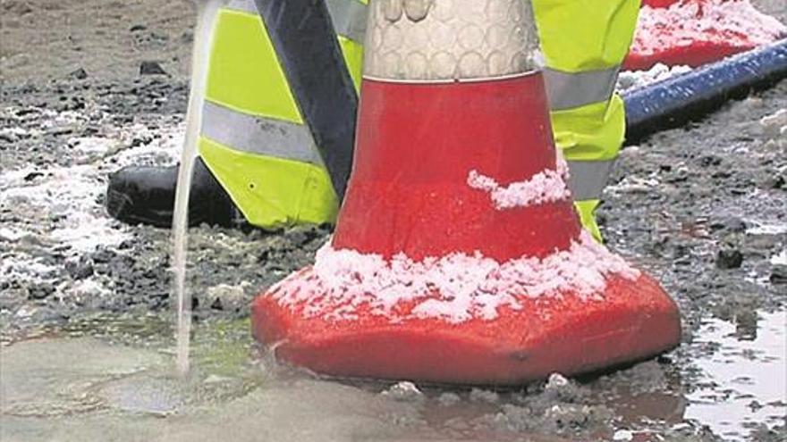 La contaminación en la red de agua de la playa de Xilxes colea tras 4 años