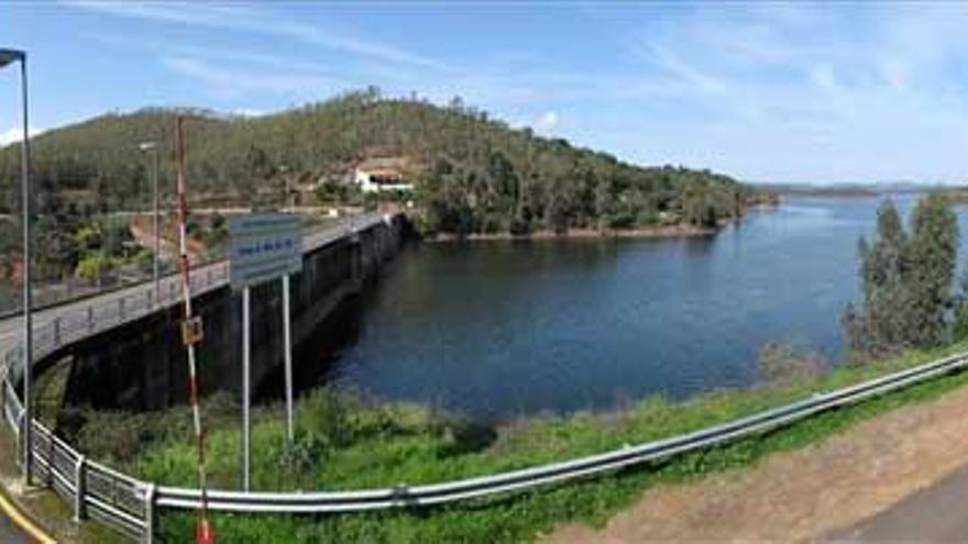 El embalse de Villar del Rey tiene agua para 2 campañas - El Periódico  Extremadura