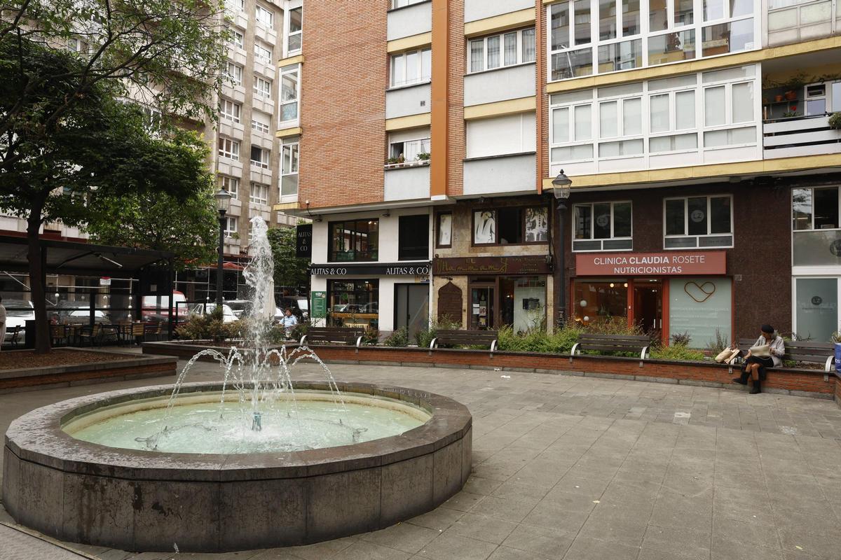 Las fuentes de Gijón renacen y los barrios lo agradecen: “Dan una imagen muy buena de la ciudad”