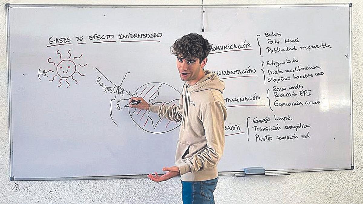 Un alumno del IES Alhaken II, durante la preparación.