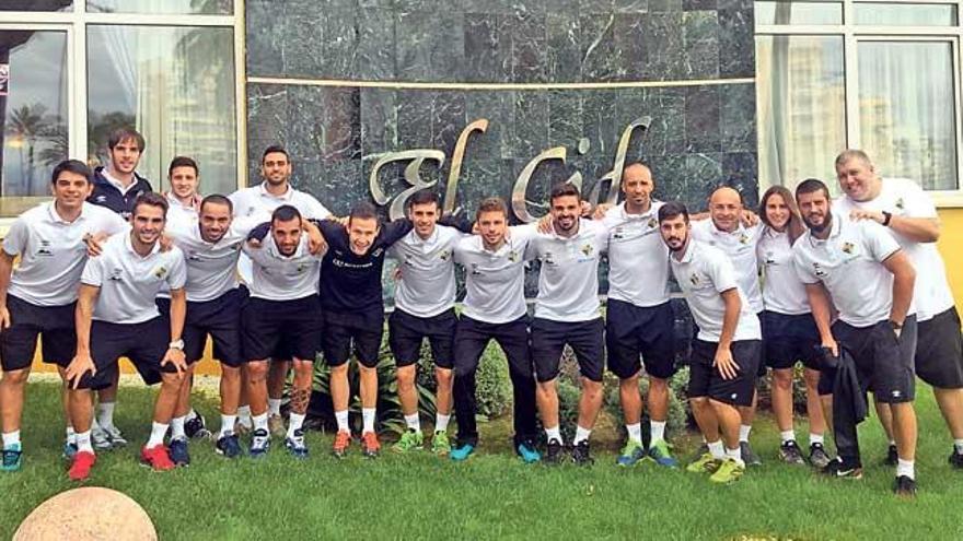 La plantilla del Palma Futsal antes de partir a Zaragoza.