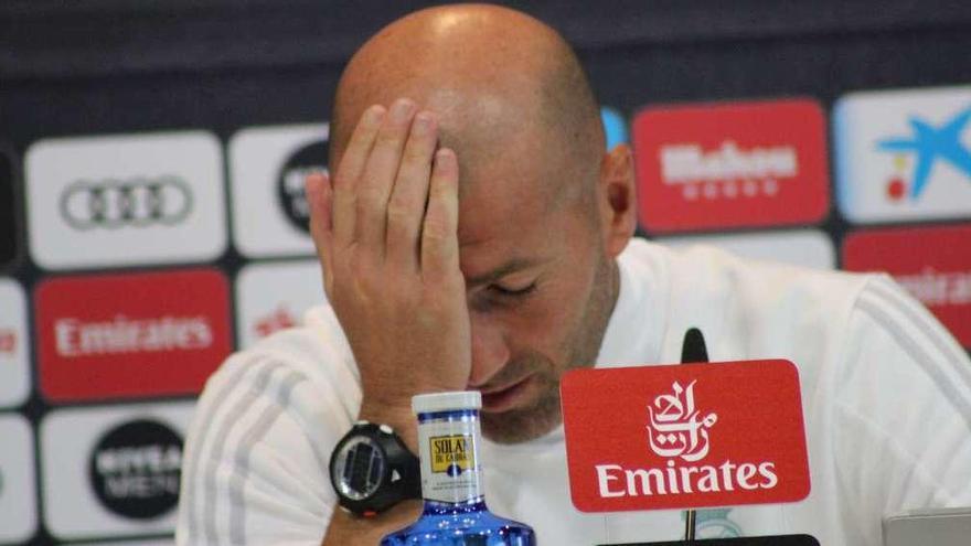 Zinedine Zidane, durante la rueda de prensa de ayer.