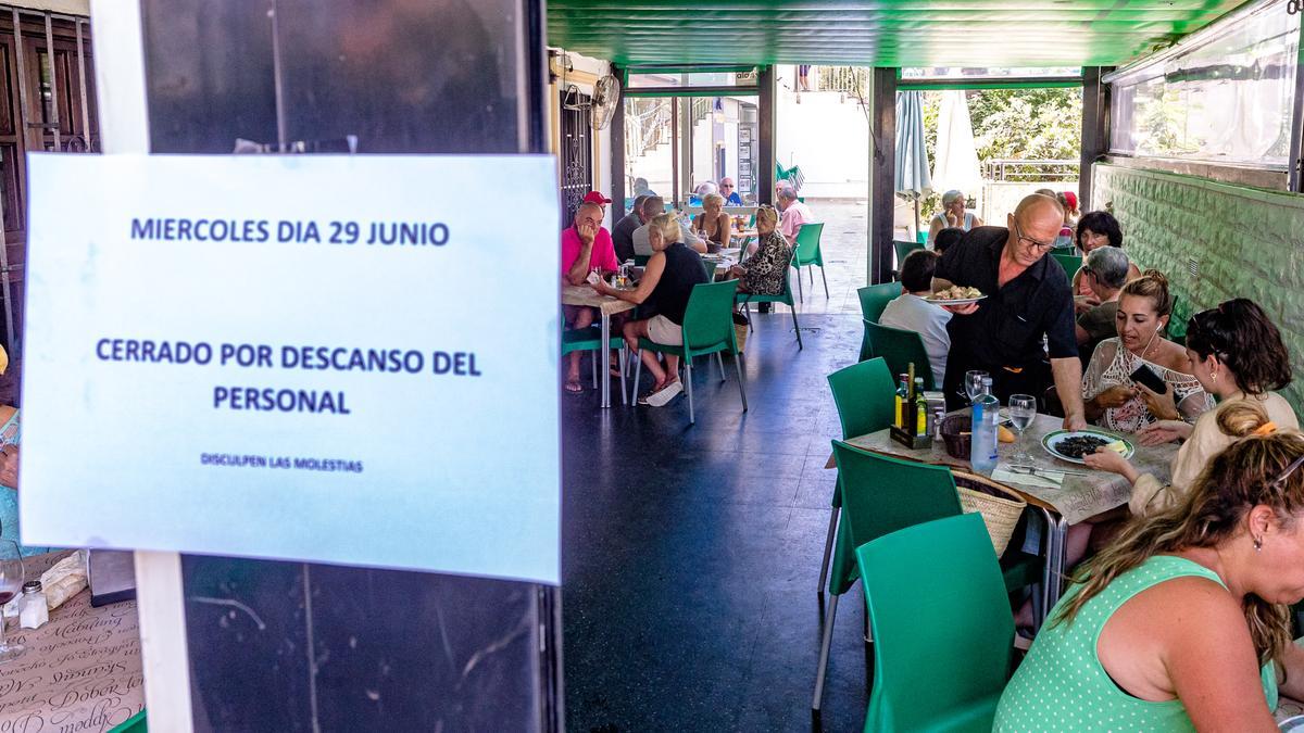 Algunos bares y restaurantes han comenzado a cerrar un día a la semana, algo que no han hecho ningún verano.