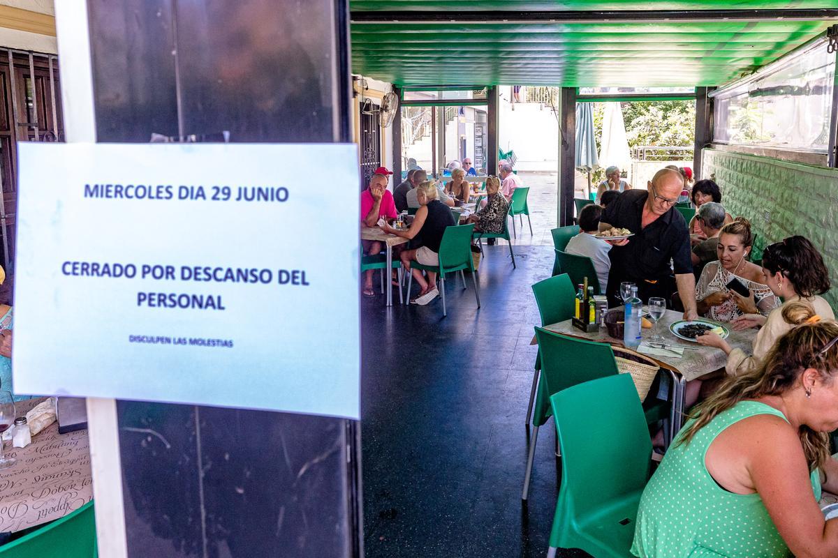 Algunos bares y restaurantes han comenzado a cerrar un día a la semana, algo que no han hecho ningún verano.