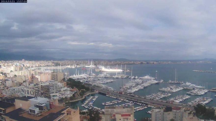 Viele Wolken und wenig Sonne am Freitagnachmittag (21.10.) über Palma.