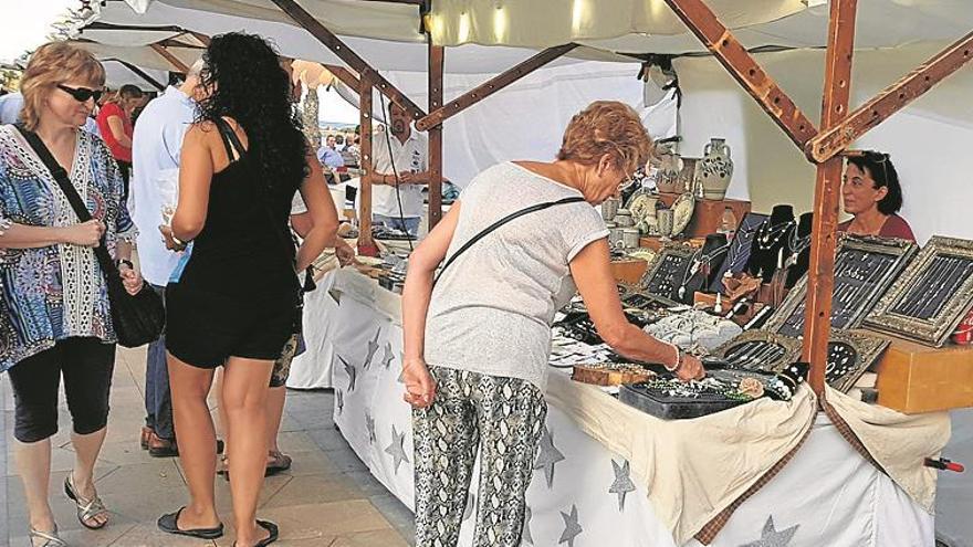 feria de artesanía en el paseo colón de vinaròs