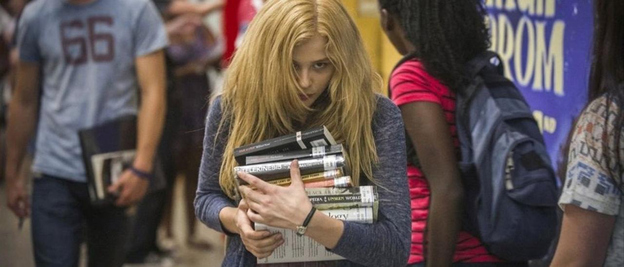 Chloë Grace Moretz, en un fotograma de ’Carrie’ (2013), película fundamental para entender el acoso en las aulas.