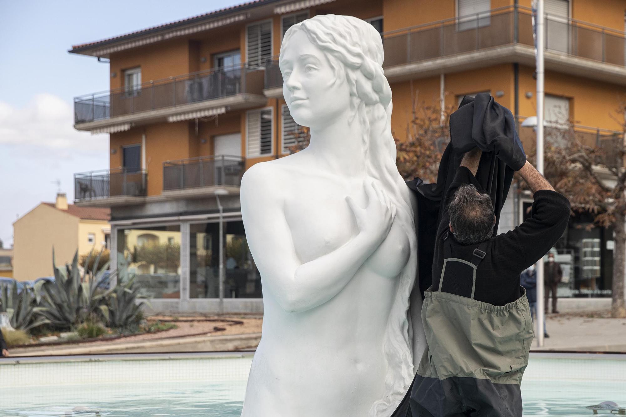 Caldes inaugura una escultura a l’aigua termal a la rotonda de Cal Ferrer