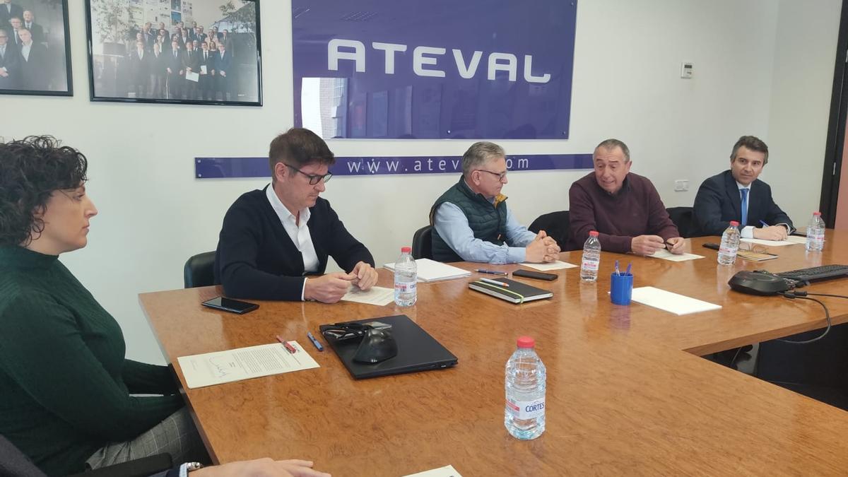 Reunión en Ateval con el diputado Joan Baldoví