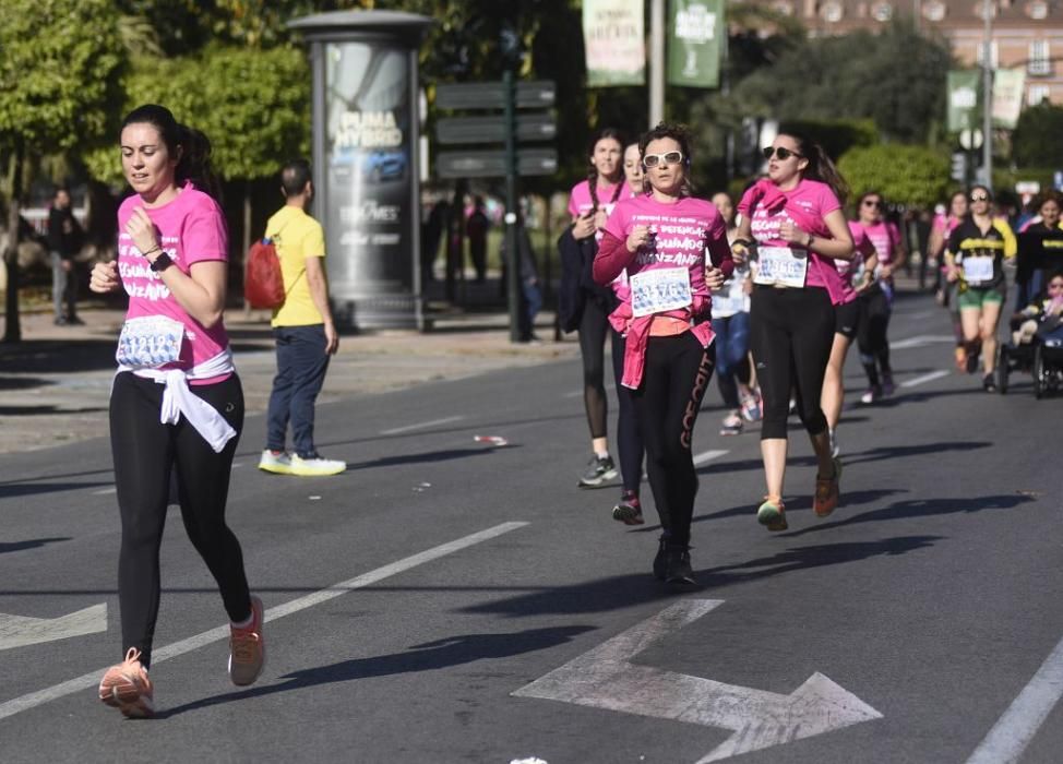 Ambiente en la V Carrera de la Mujer de Murcia