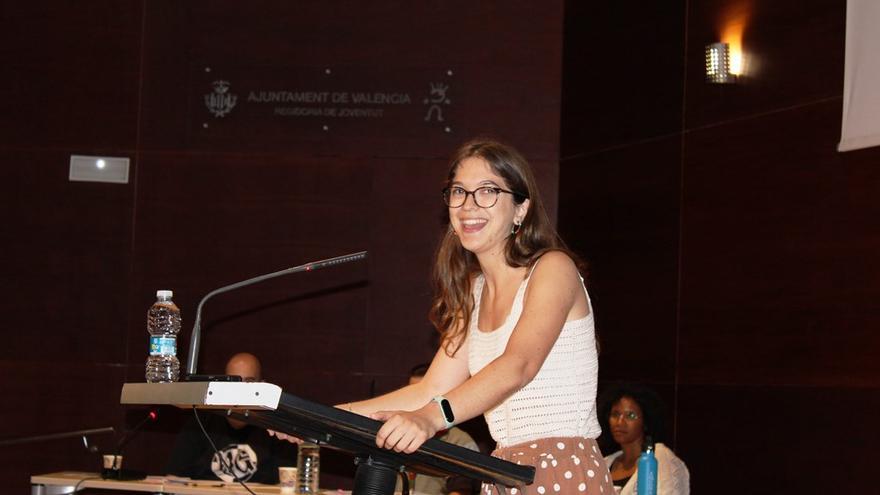 Ana María Sánchez en la asamblea.