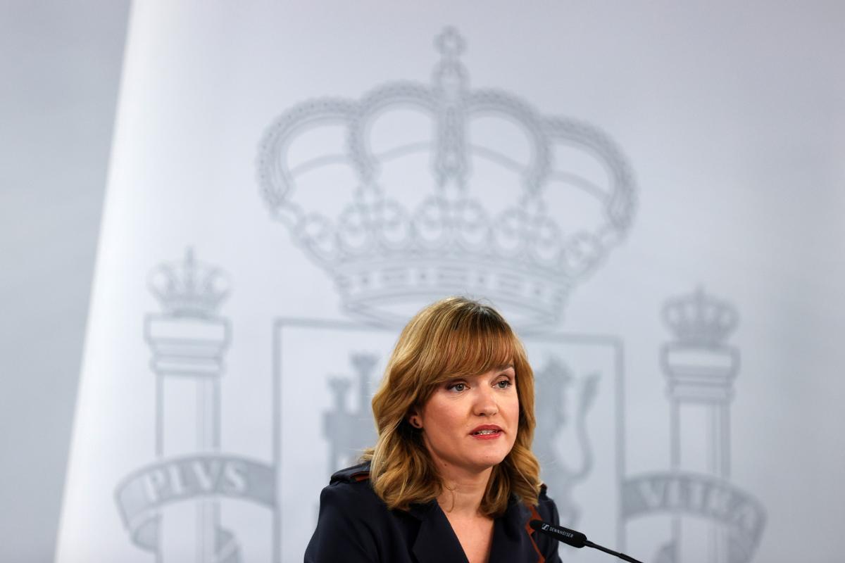 La ministra de Educación, Pilar Alegría, durante una rueda de prensa.