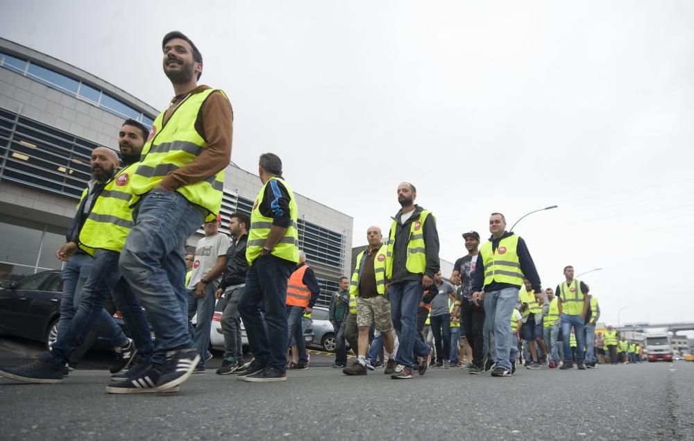 Los sindicatos CIG, CC.OO.  y UGT sitúan en el 90-95% el seguimiento de la huelga general del sector en la provincial.