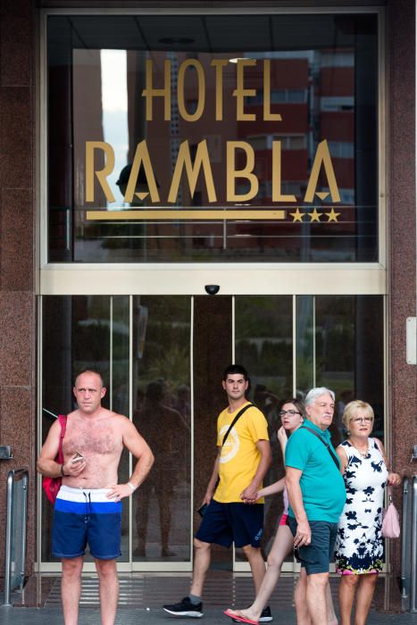 Las Kellys protestan frente al hotel Rambla de Benidorm