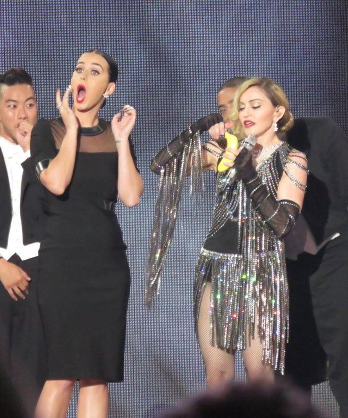 Madonna y Katy Perry, a punto de compartir un plátano sobre el escenario de Los Ángeles
