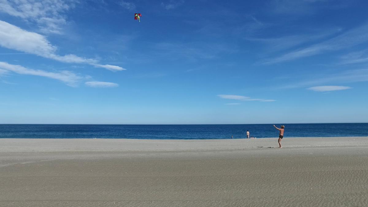 Manilva cuenta con playas de extensos arenales.