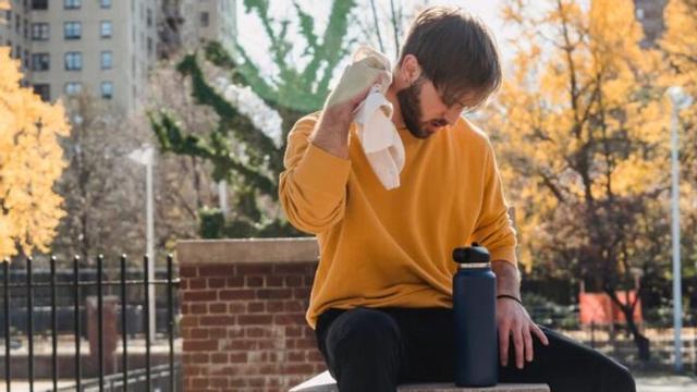 Qué es la hiperhidrosis y qué podemos hacer cuando sudamos demasiado