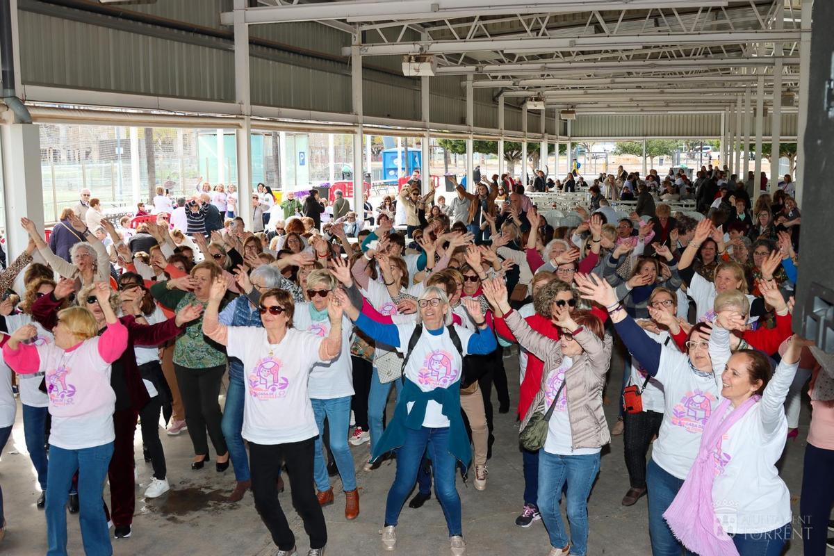 Las participantes en uno de los actos por el 8M.