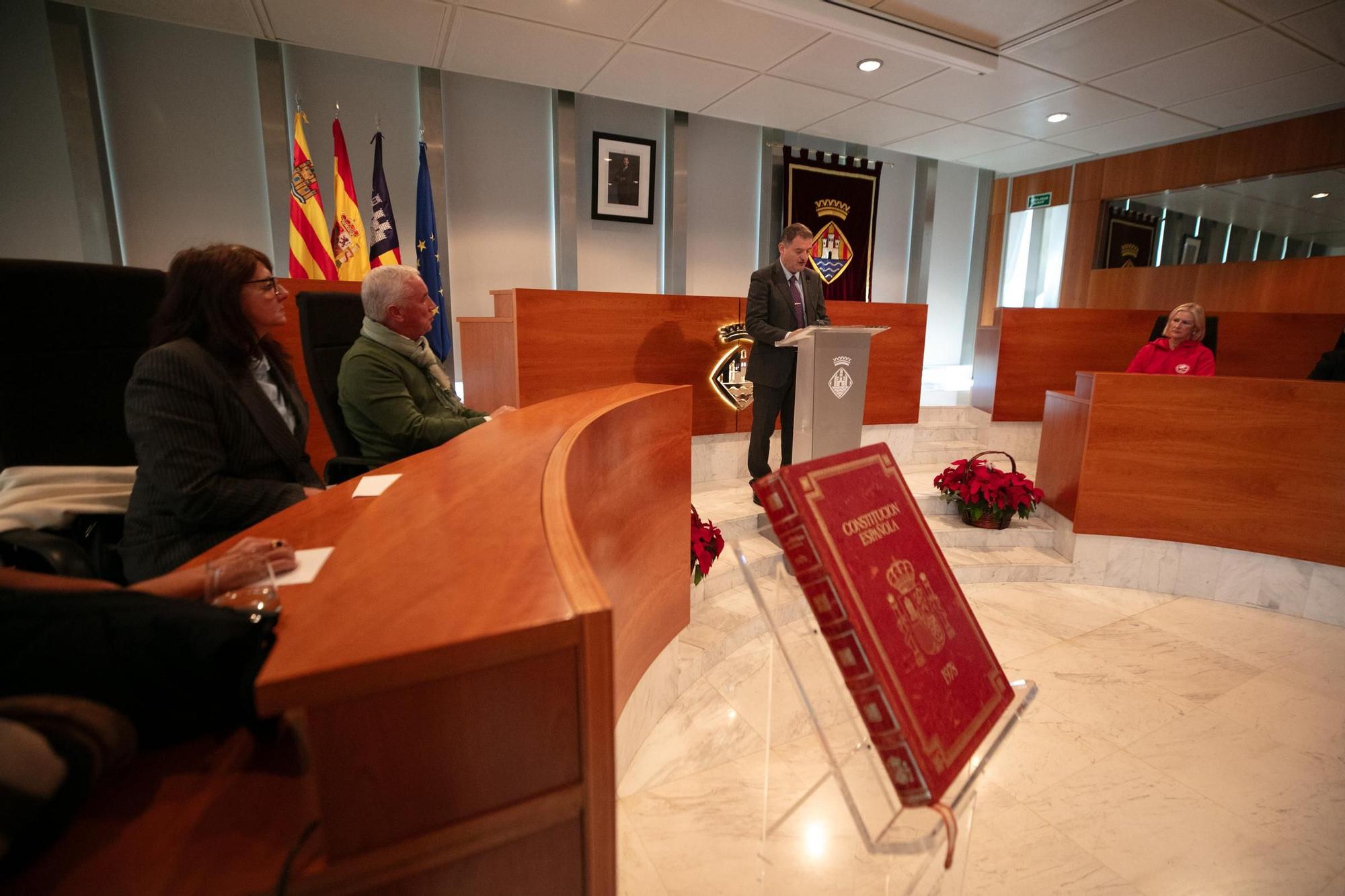 Todas las imágenes del acto por el Día de la Constitución en Ibiza