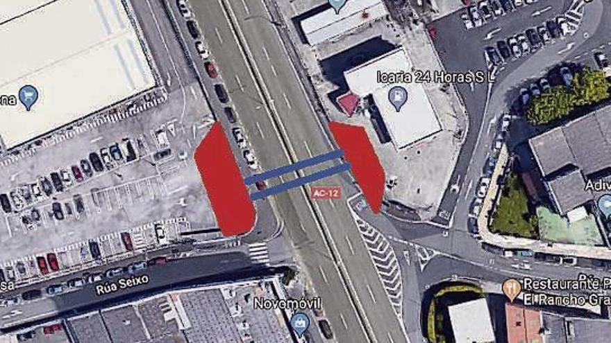 En rojo, terrenos de aparcamientos que ocupará Fomento para los postes de instalación de las pasarelas.