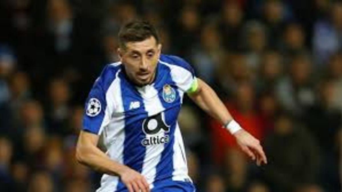 Héctor Herrera, con la camiseta del Oporto.