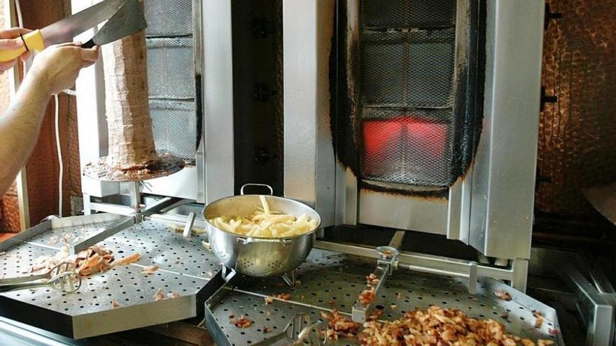 La mayoría de empleados de &#039;kebab&#039;, sin dar de alta