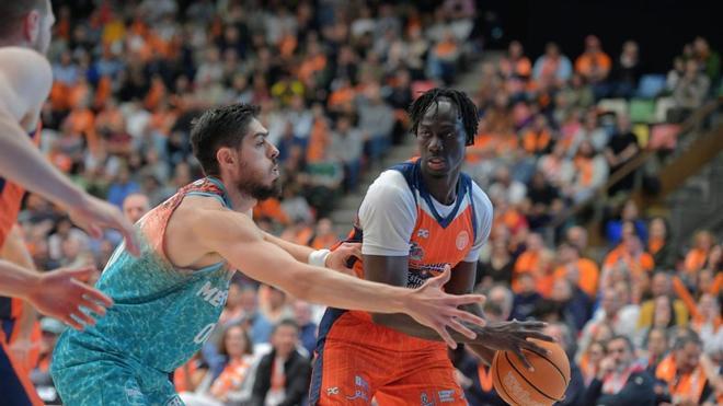 81-76 | El Coliseum rescata la gallardía del Leyma