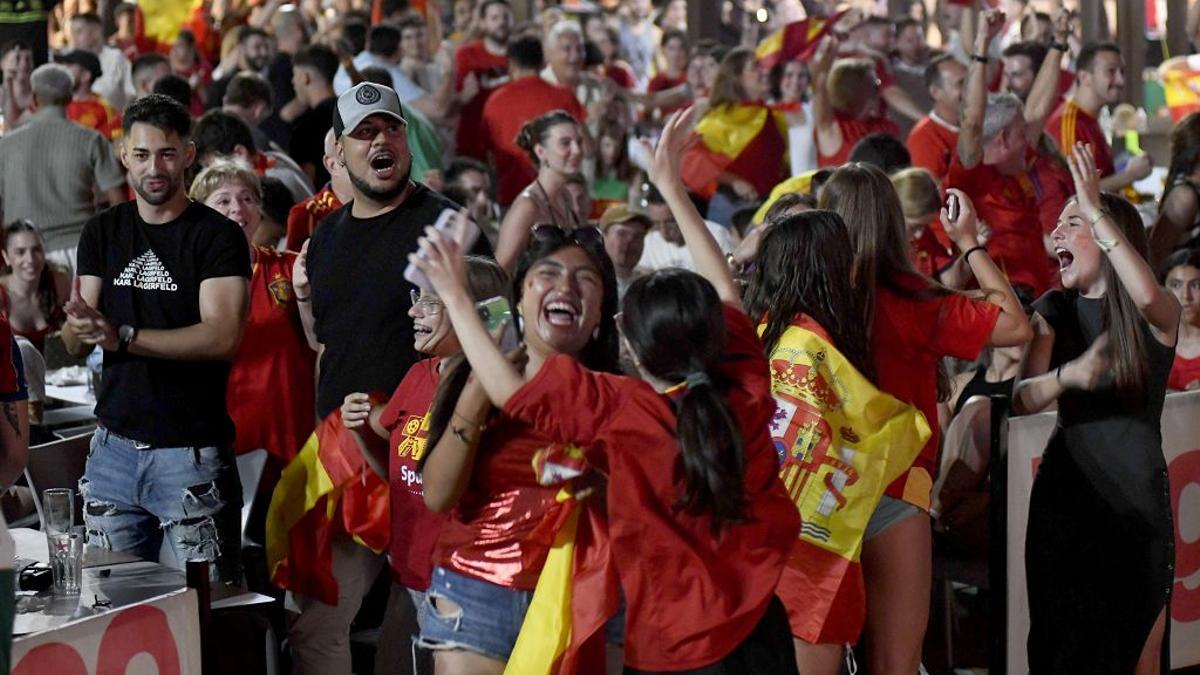 Murcianos celebrando una antigua victoria de España.