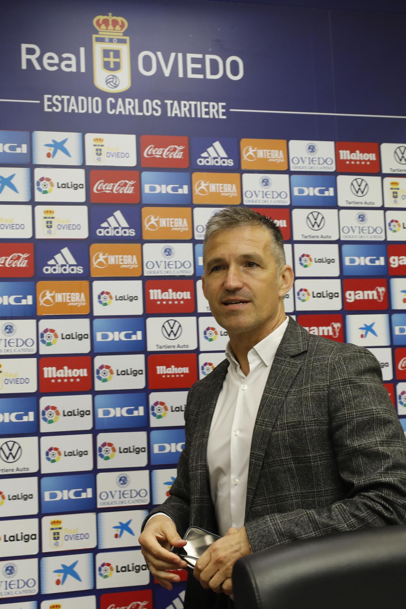 EN IMÁGENES: Presentación de Tito Blanco como nuevo director deportivo del Real Oviedo