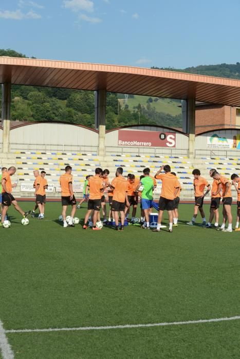 Primer entrenamiento del Caudal Deportivo de Mieres