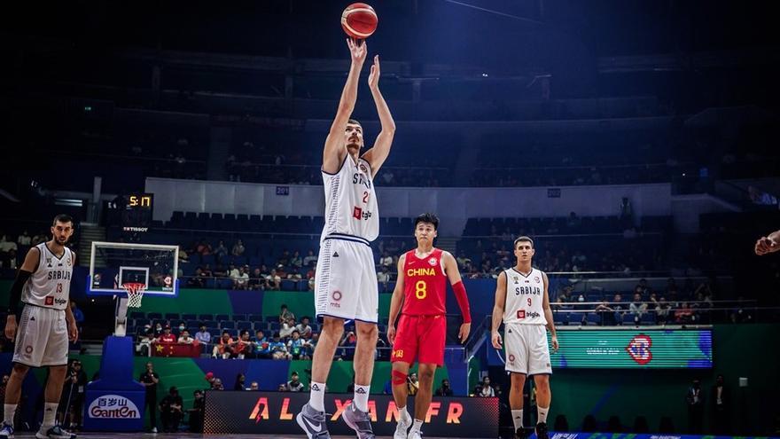 Simanic, a sus compañeros de la selección serbia tras perder un riñón: &quot;Estoy bien, ganemos esta noche&quot;